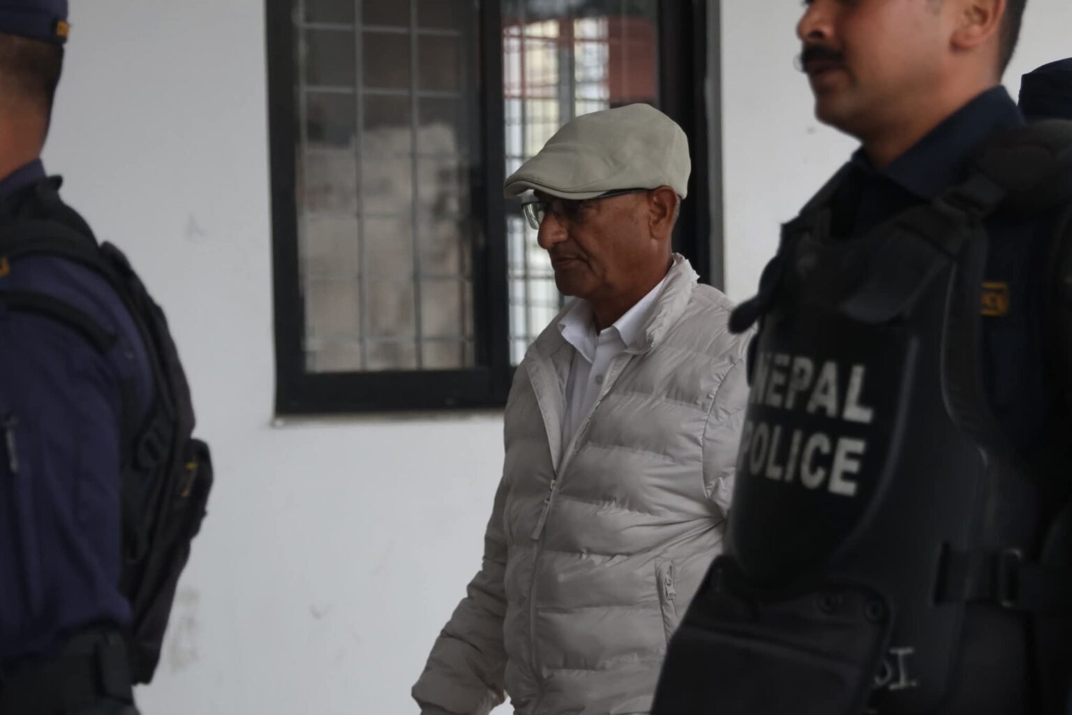 पूर्वगृहमन्त्री रमेश लेखक